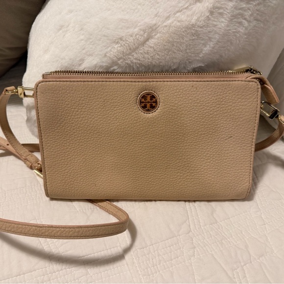 Tory Burch Cream Crossbody Kira Pebbled Leather Bag 91/2x51/2 - Picture 3 of 8